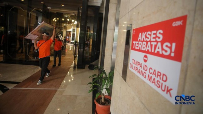 Former Hotel Sultan to Be Demolished, Inventory Already Being Moved