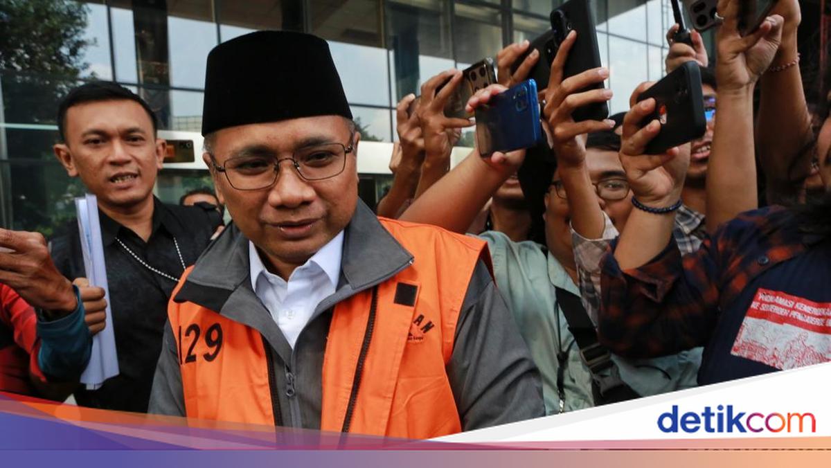Former Religious Affairs Minister Yaqut's Detention Suspended for Digestive Illness Treatment at Police Hospital