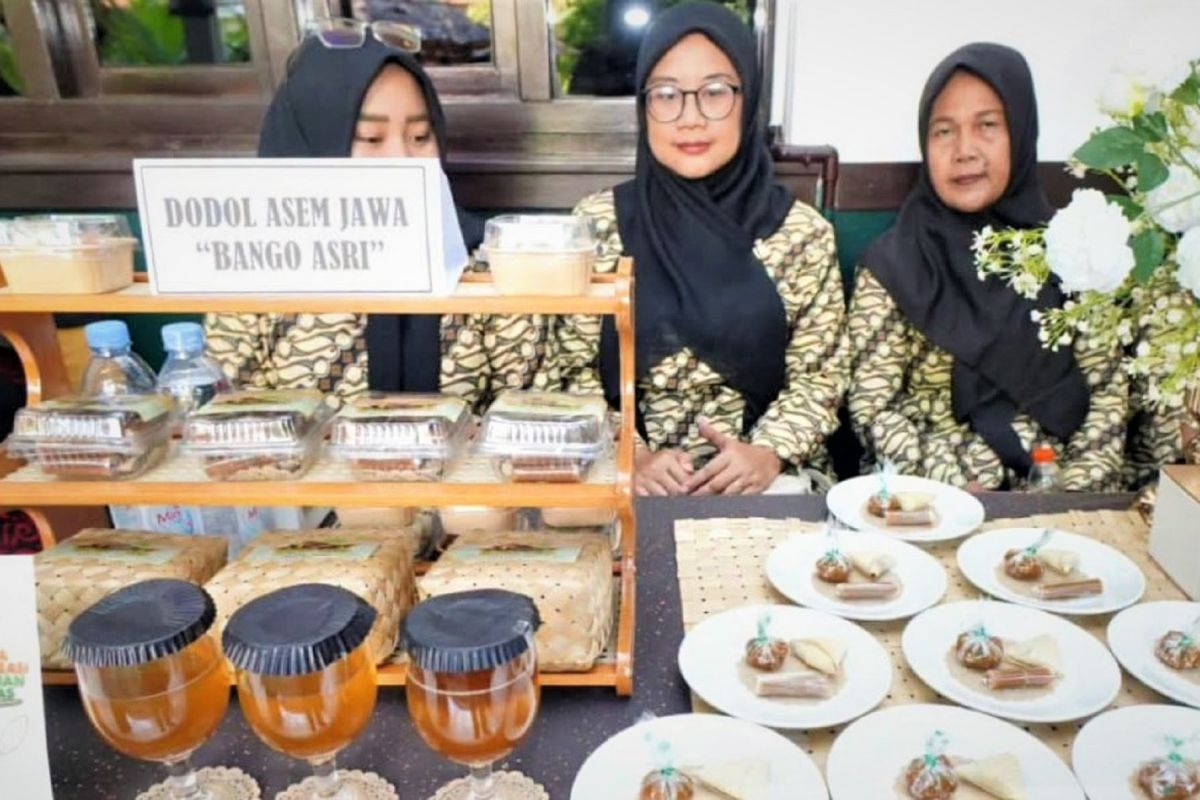 Madiun City Government Facilitates MSMEs to Level Up Through Traditional Snack Creation Competition