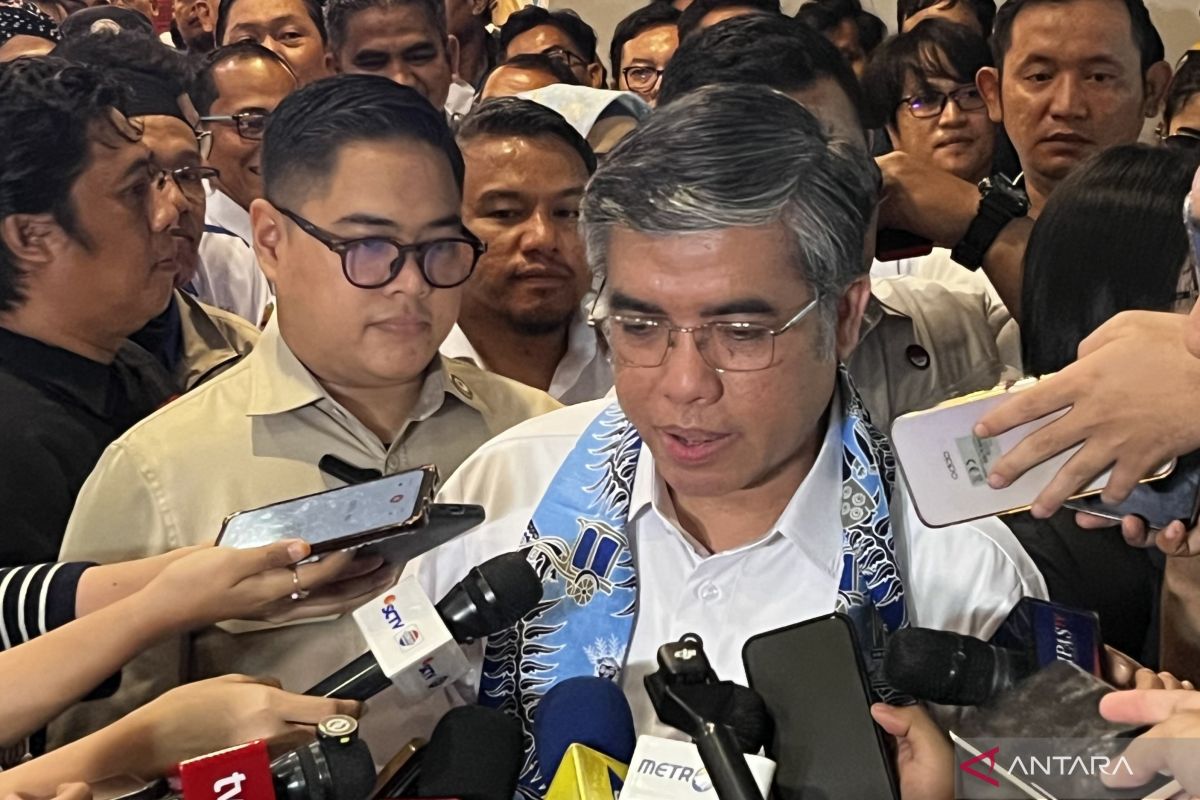 Minister: Workers and Companies Must Be Strategic Partners to Face Challenges