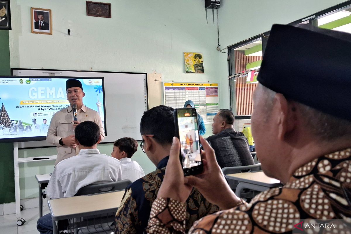 Fathers Urged to Take Active Role as Minister Warns Against 'Phone-Raised' Children