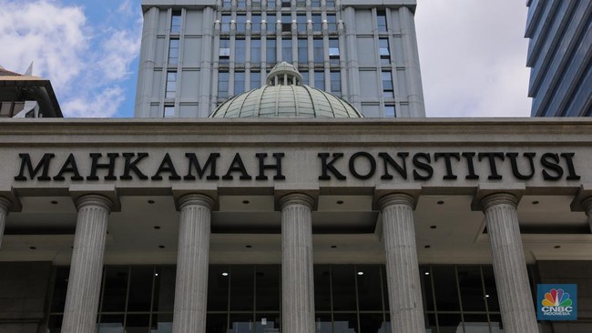 No Standard for Internship Allowances, 6 Students Challenge Manpower Law