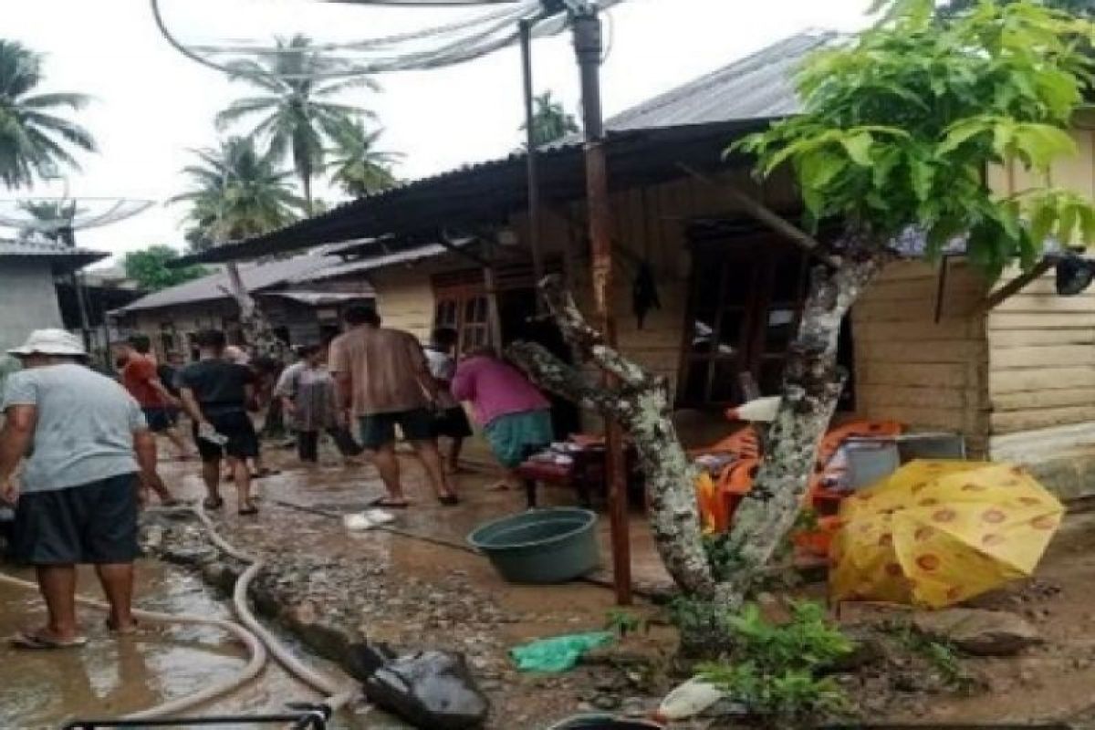 North Sumatra Pusdalops: 10 Houses Flooded in Mandailing Natal