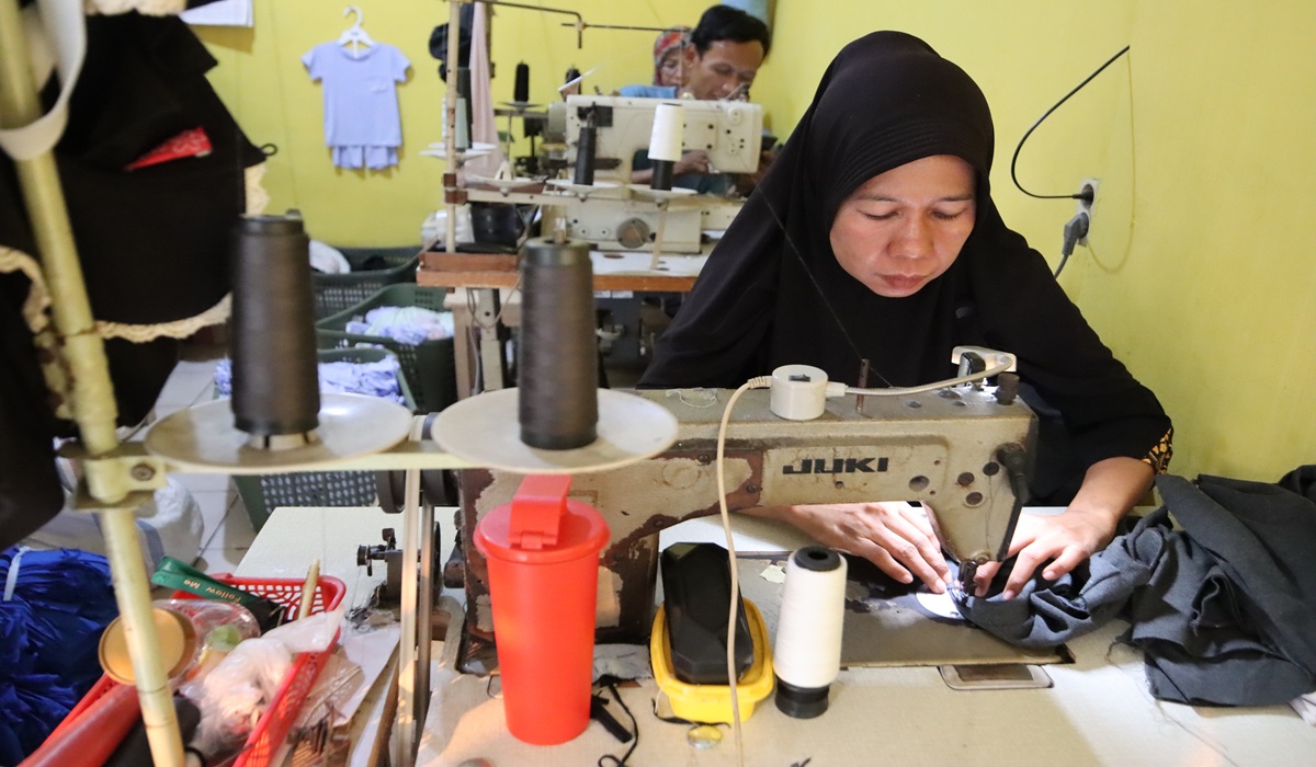Rupiah Weakens to Rp17,967 per US Dollar as Markets Eye Fed Rate Signals