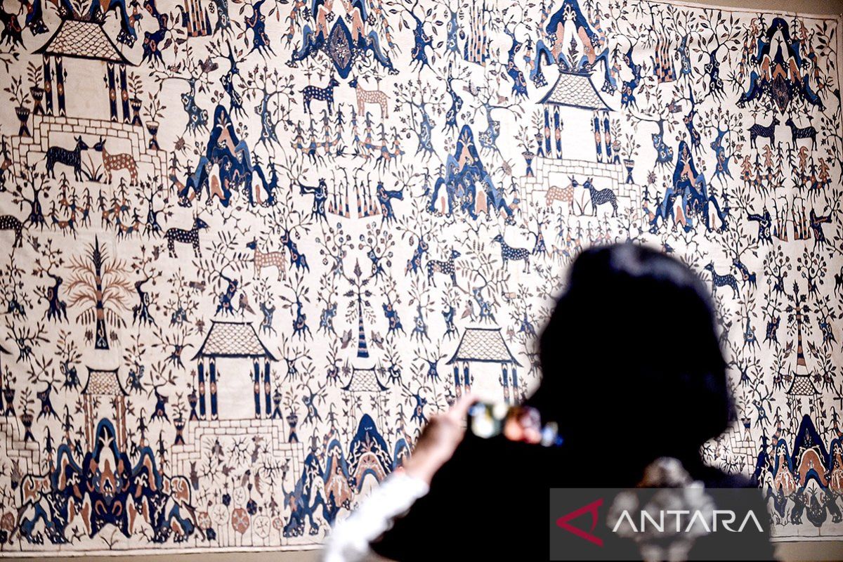 Jakarta Textile Museum Celebrates Anniversary with Classic Wastra Exhibition