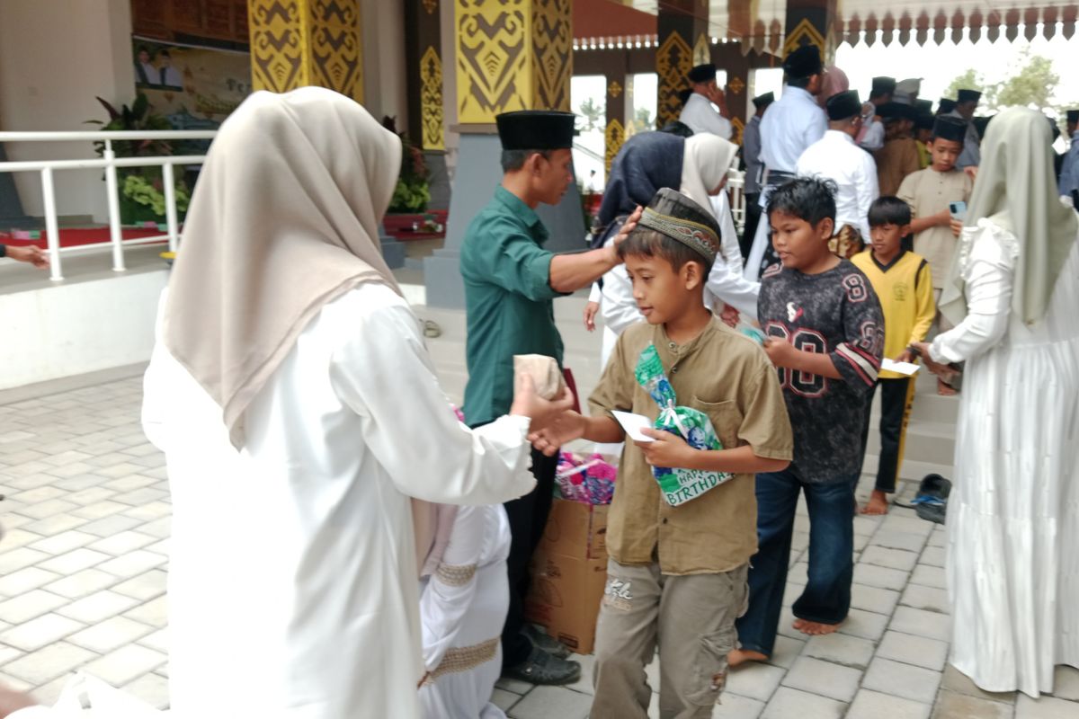 Thousands of orphans in Central Lombok receive 10 Muharram 1448 H assistance
