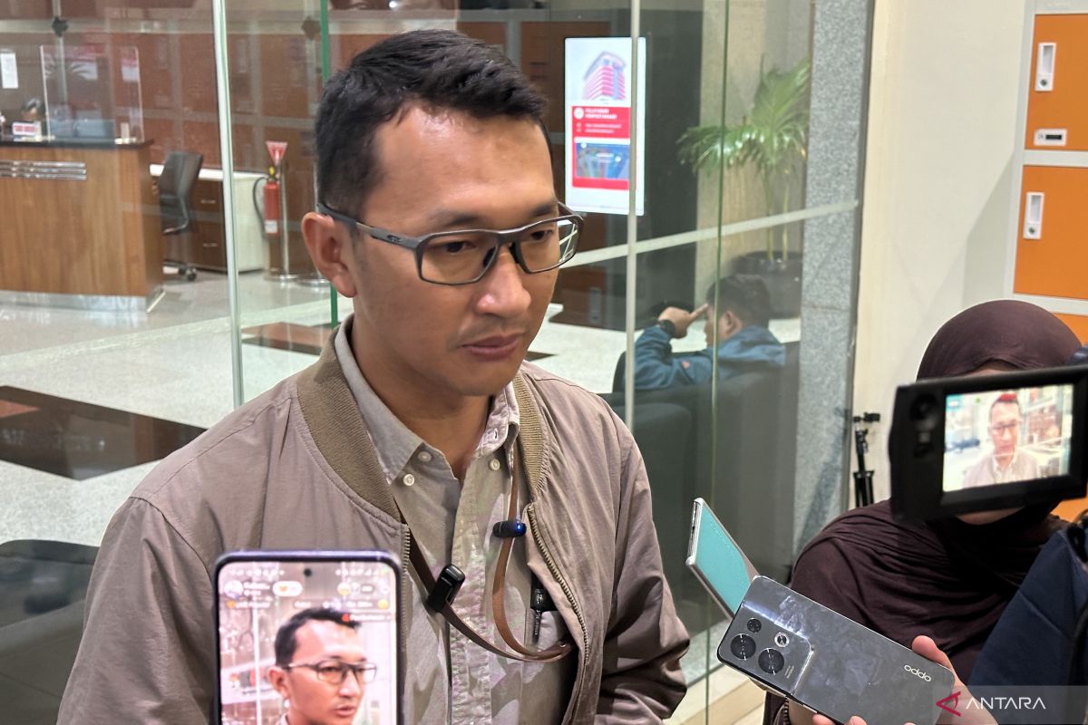 KPK Examines Former Transport Ministry Director in Railway Bribery Case
