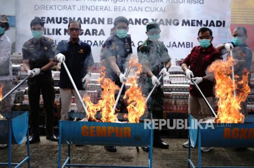 Jambi Customs Destroys Illegal Goods Worth Rp 3.6 Billion from 115 Enforcement Actions