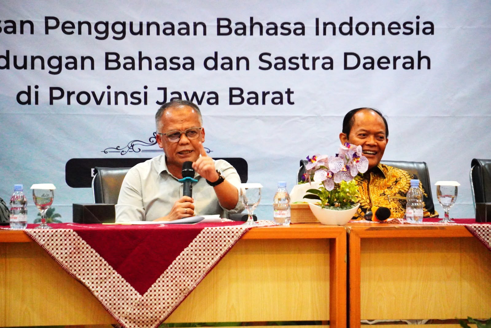 Indonesian Language Prioritised, Regional Languages Preserved: West Java Strengthens Language Governance