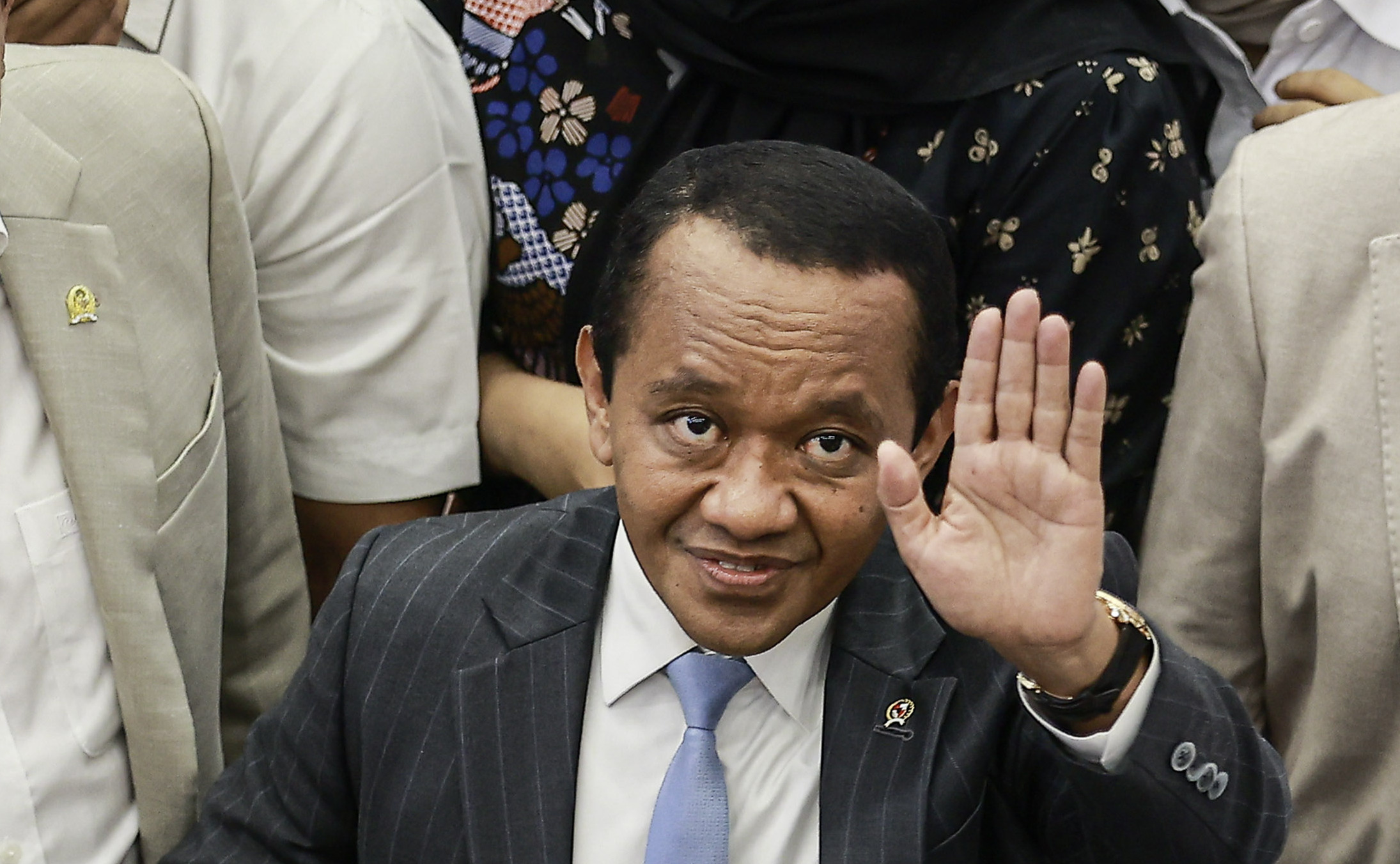 Layoff Threat Looms Over Industrial Gas Prices, Bahlil Seeks Solution