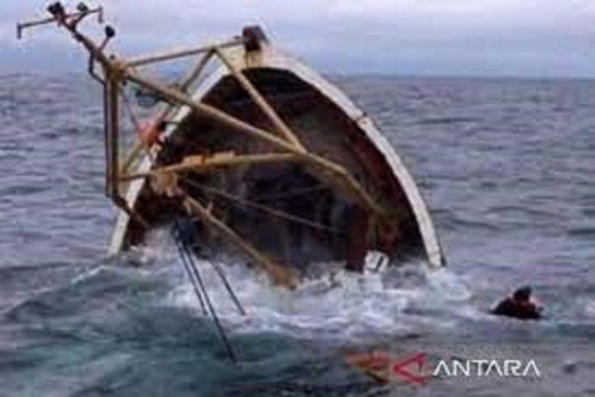 Two Indonesian Crew Members Missing After Fishing Vessel Capsizes Off Busan