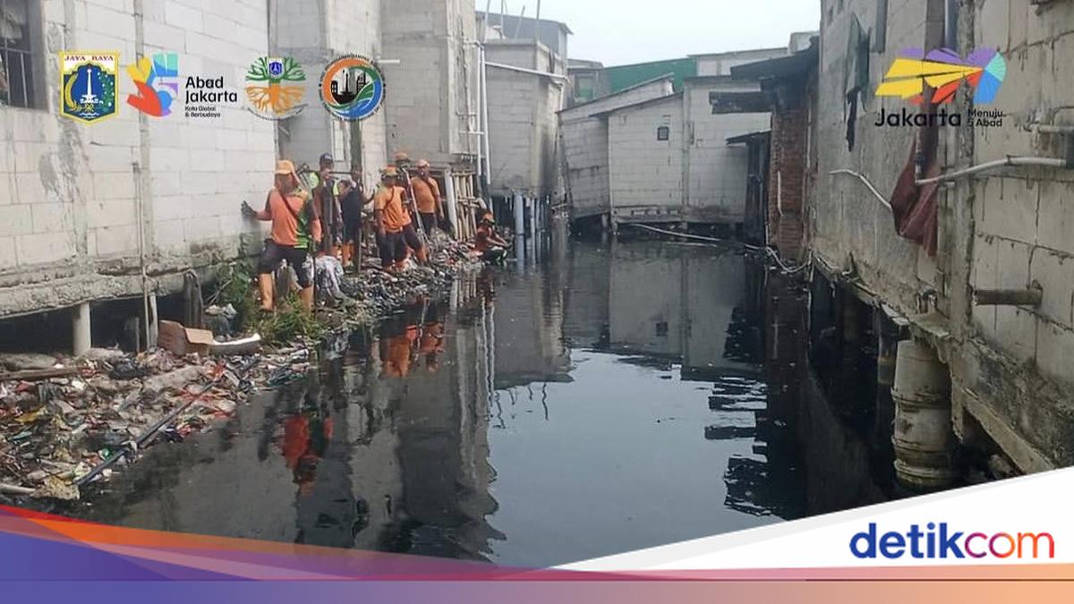 Jakarta's Kali Gendong Declared Rubbish-Free After Five-Day Clean-Up