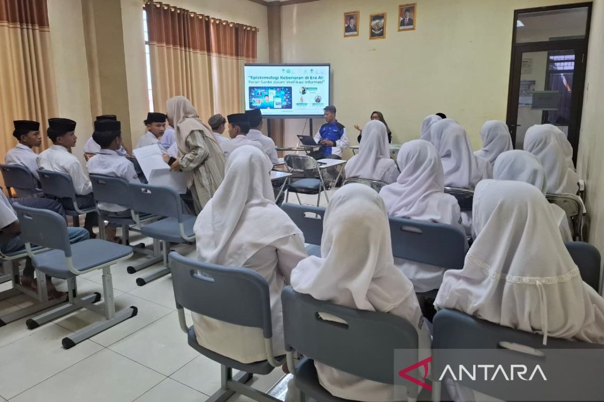Government Strategy to Forge Santri into Competitive Digital Talent