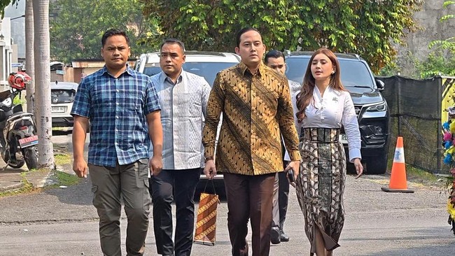 Revealed: Why Prabowo's Personal Secretary Rizki Irmansyah Visited Jokowi's Home