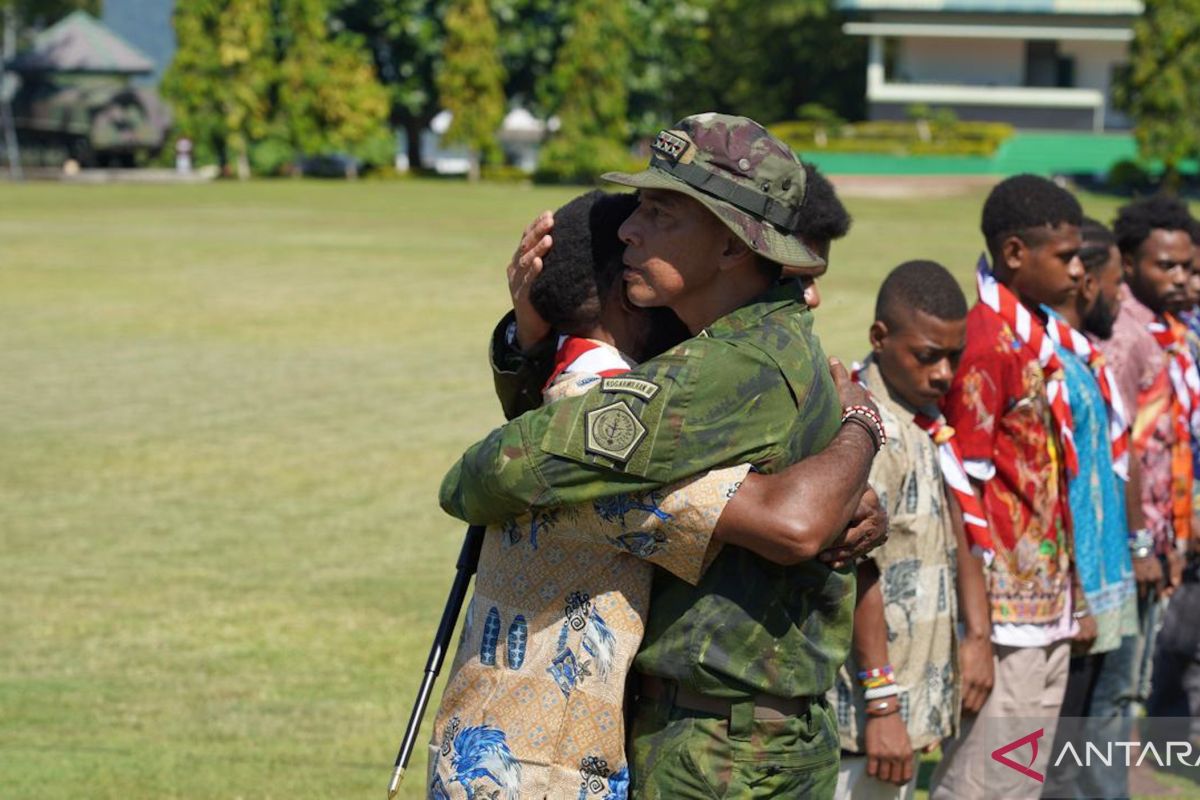 TNI Appreciates 10 Former OPM Members Returning to the Fold of the Republic