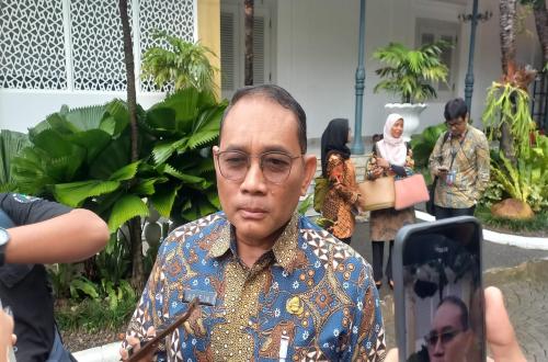 Viral Video Shows Cikini RW Office Demolished for Free Meal Programme Kitchen, Mayor Claims Agreement Existed