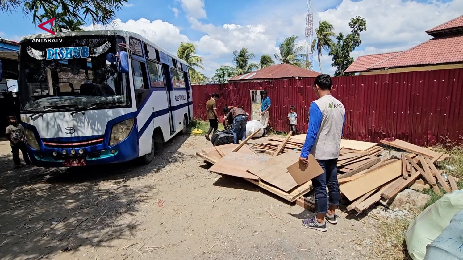 28 Rohingya Immigrants in Lhokseumawe Relocated to New Facility