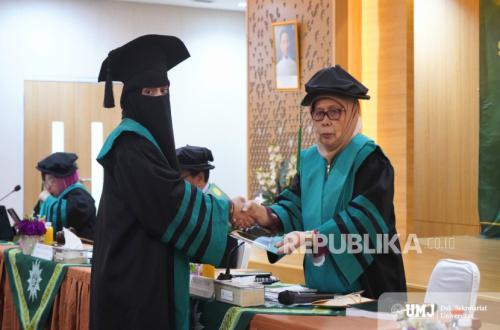 Yemeni Citizen Eman Ahmed Earns 106th Doctoral Degree from UMJ