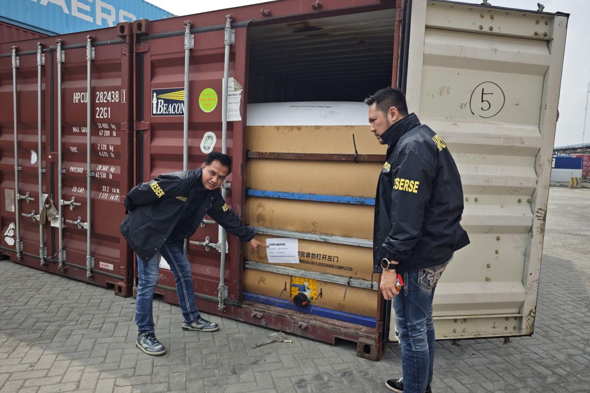 Police inspect containers and seize 300 documents over alleged export violations