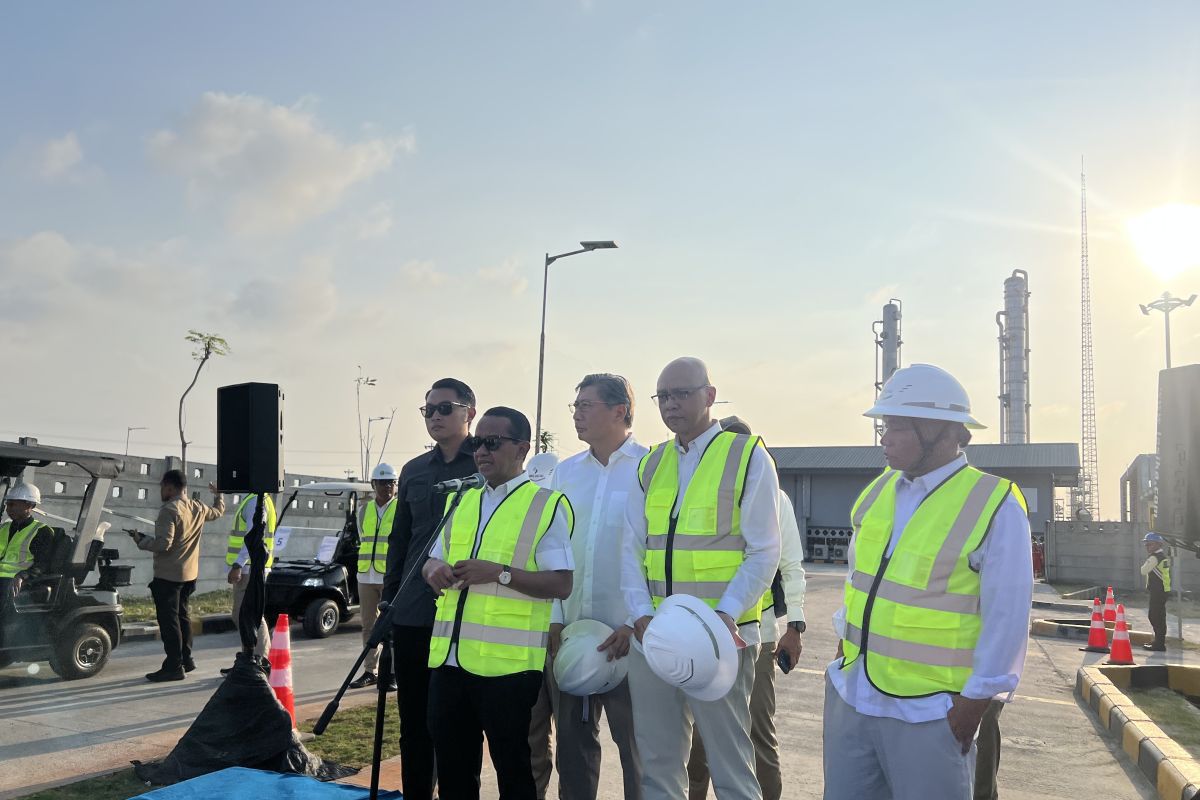 Bahlil: Industrial Gas Price Hike in West Java Due to Supply Shift from Eastern Indonesia LNG