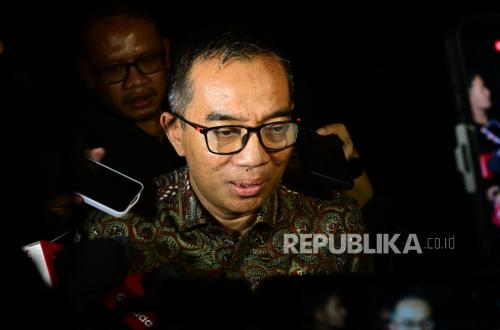 Minister Reveals Acceleration of National Pharmaceutical and Car Industry Development