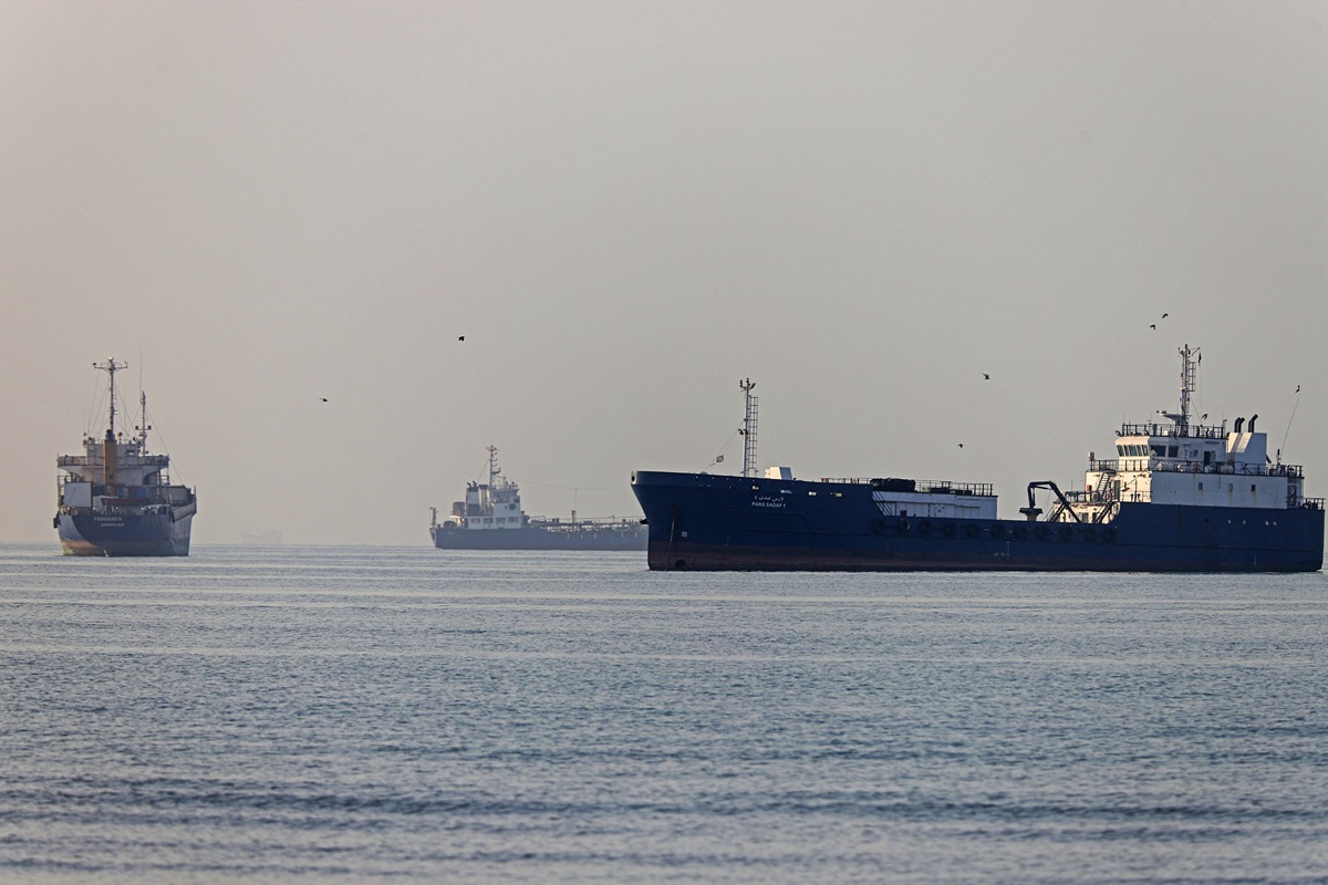Evacuation of 11,000 Sailors in Strait of Hormuz Delayed After Cargo Ship Attack