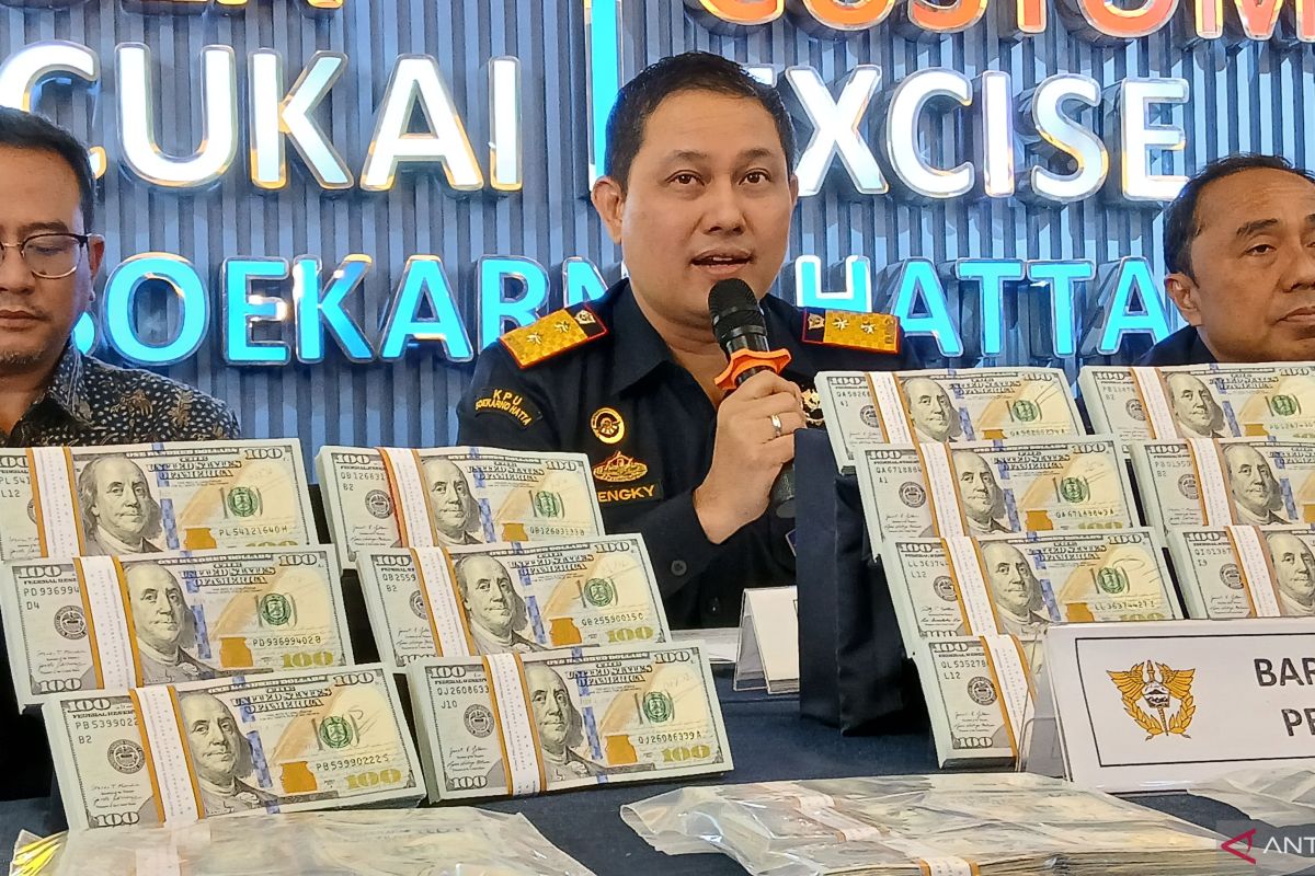 Soetta Customs Probes Motive of Thai National Carrying US$350,000 into Indonesia