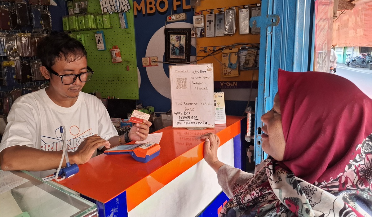 BRILink Agents Become a Lifeline for Villagers Checking PKH Aid