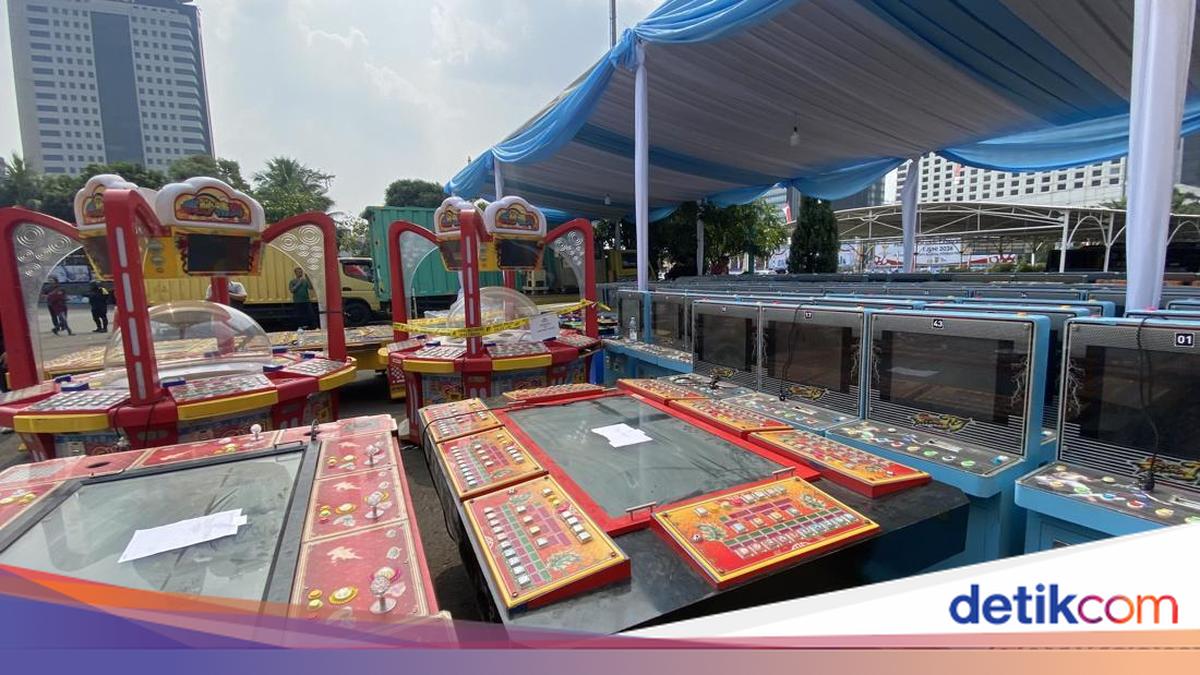 Police Arrest 69 Suspects in Timezone Gambling Ring, Seize Rp 1.3 Billion and Gold