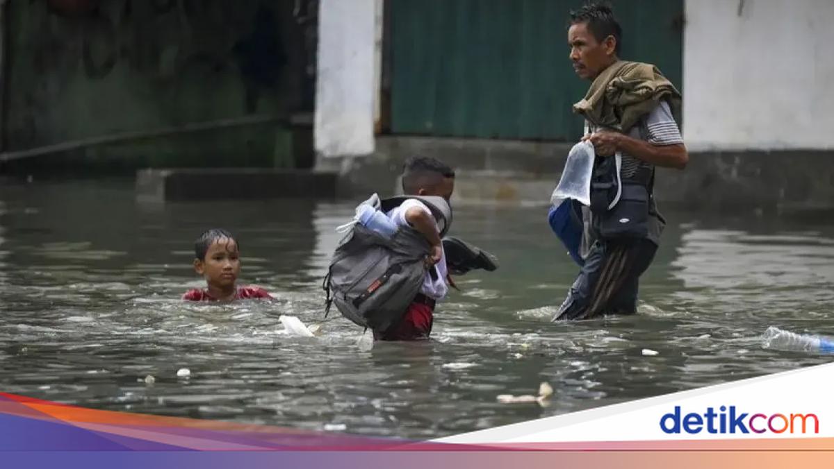 12 Jakarta Areas on Alert for Coastal Flooding Until 3 July
