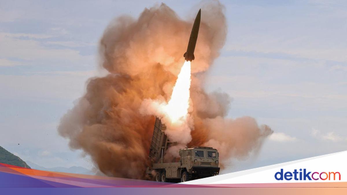 Kim Jong Un Oversees Weapons Test Threatening South Korean Capital