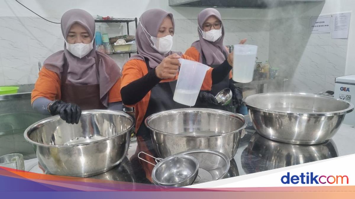 Creative! Housewives in Bantul Turn Wingko Waste into Bottled Beverages