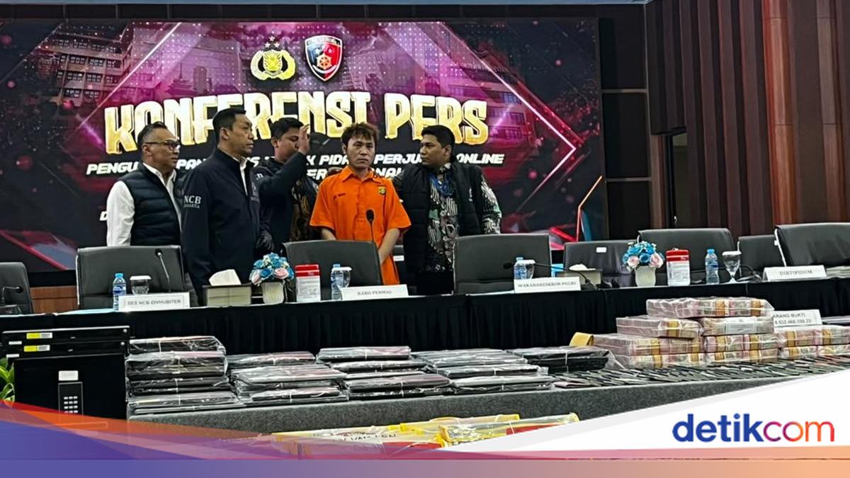 Police Arrest China's Most Wanted Fugitive at Soekarno-Hatta Airport