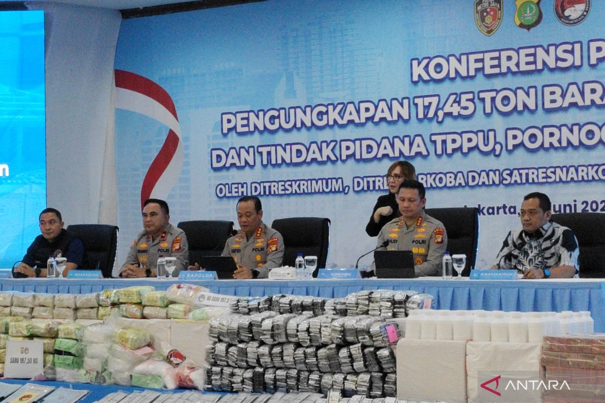 Police Uncover Gambling and Pornography via App, Name Nine Suspects