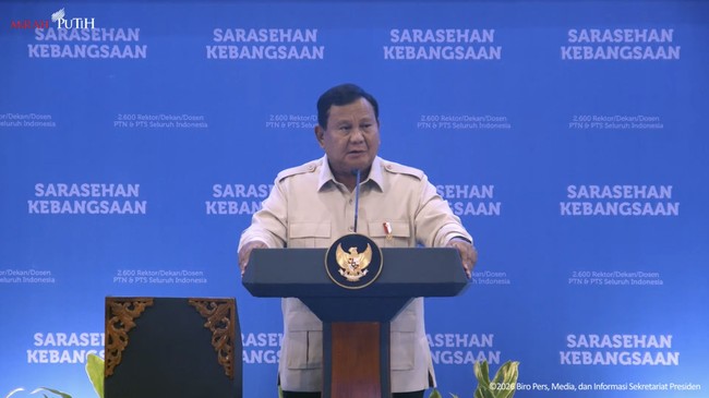 Prabowo and Gibran Attend National Symposium with Thousands of Rectors and Lecturers