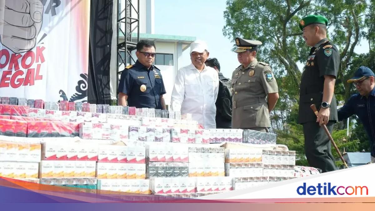 West Java Governor Oversees Destruction of 44 Million Illegal Cigarettes Worth IDR 65.1 Billion
