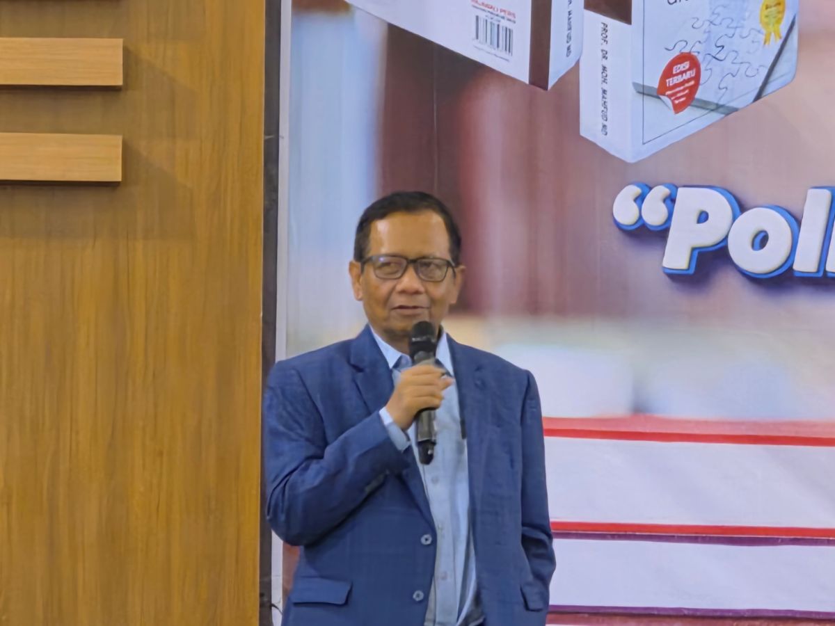 Mahfud MD Launches Book Highlighting Current Political and Legal Landscape