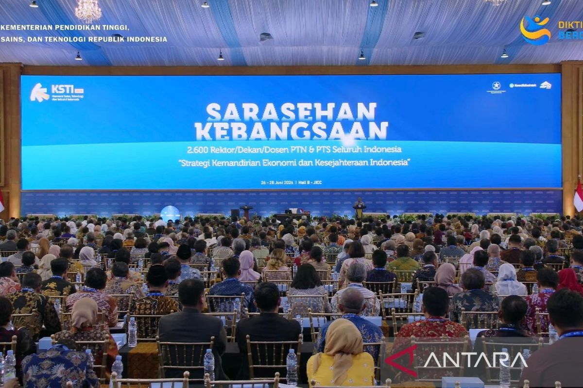Minister Brian Yuliarto Urges Scientists to Support National Priority Programmes Through Research