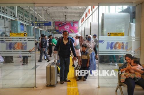 Minister Hopes School Holiday Transport Stimulus Boosts Economic Growth