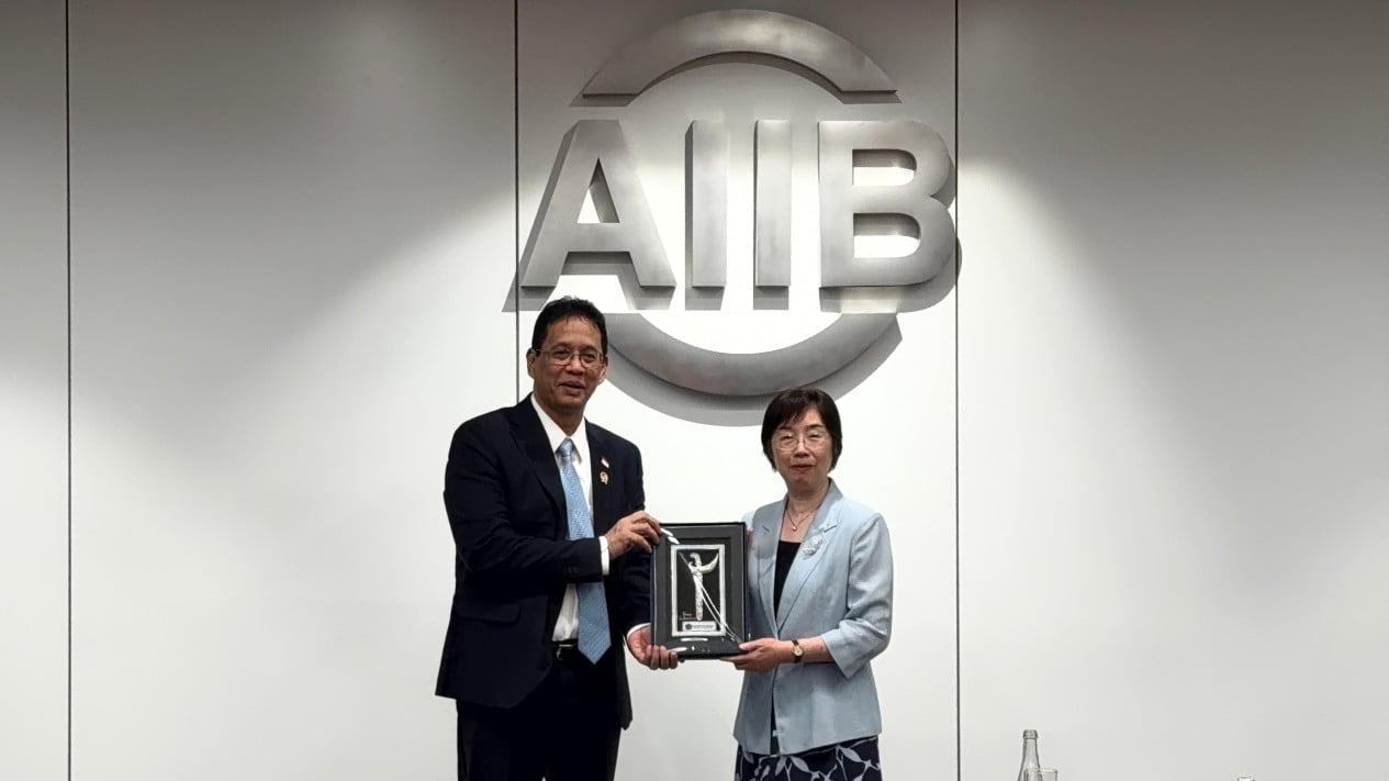 AIIB to Open Representative Office in Indonesia, Government Pledges Land and Building