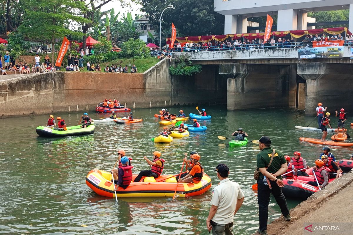 Rowing Competition Enlivens Jakarta's Anniversary and Promotes East Jakarta's BKT