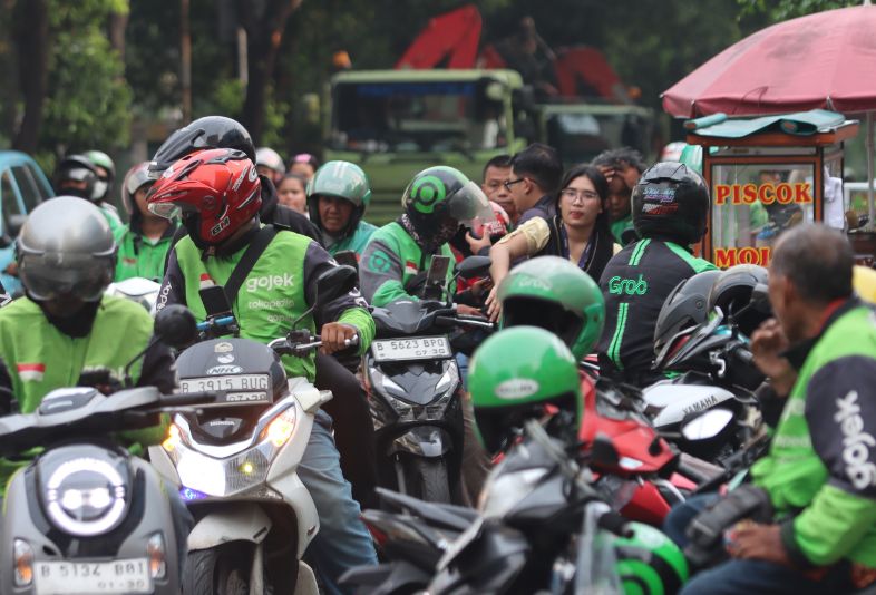 Government Caps App Commission at 8%, Driver Welfare Must Be Priority