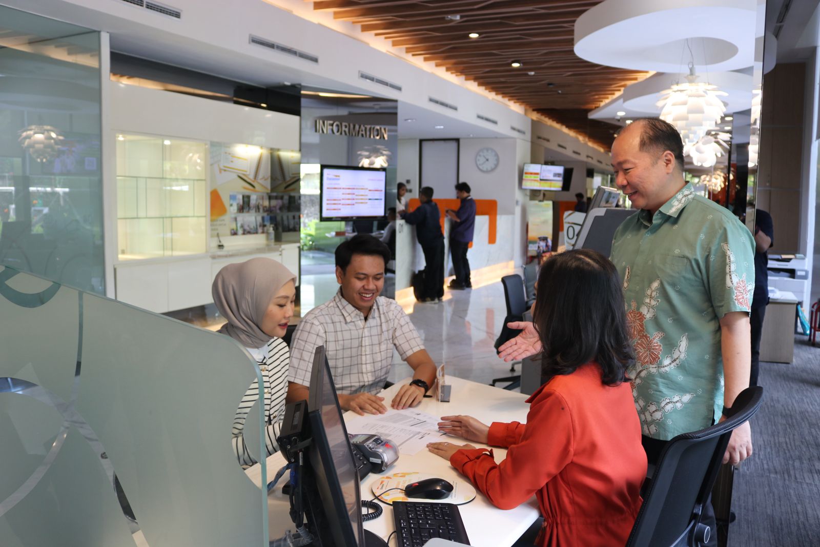 Banking Competition Heats Up, Cross-Ecosystem Promotions Become Mainstay