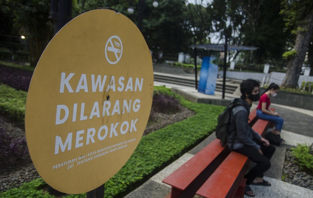 99% of Outdoor Cigarette Ads in Jakarta Near Schools, Study Finds