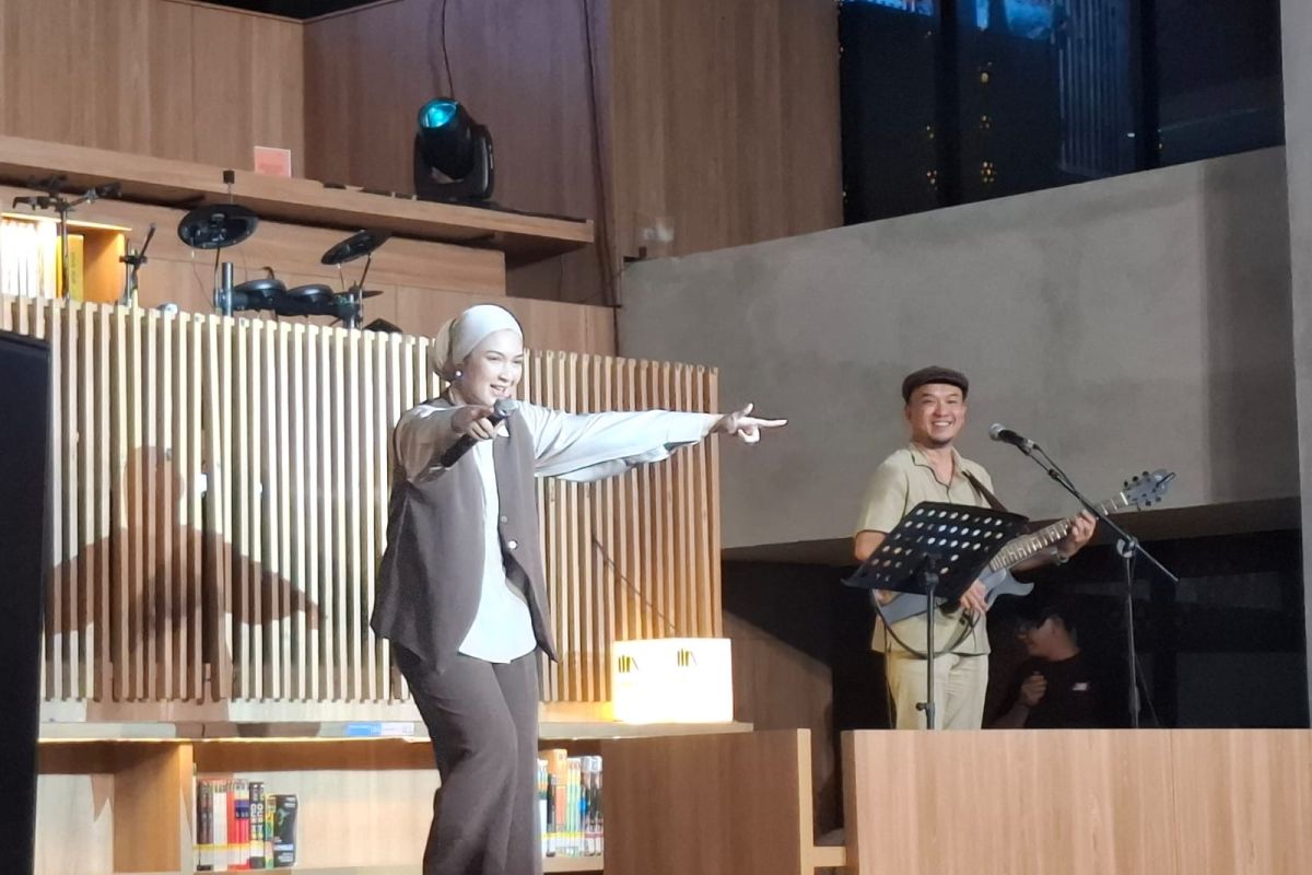 Hundreds Flock to 'Night at The Library' at TIM, Jakarta's 500th Chapter Begins