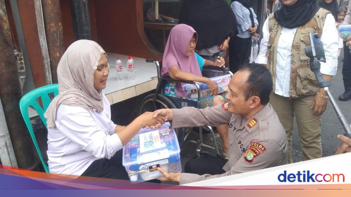 Metro Police Invite Matraman Residents to Prevent Brawls in 'Jaga Jakarta On The Spot' Programme
