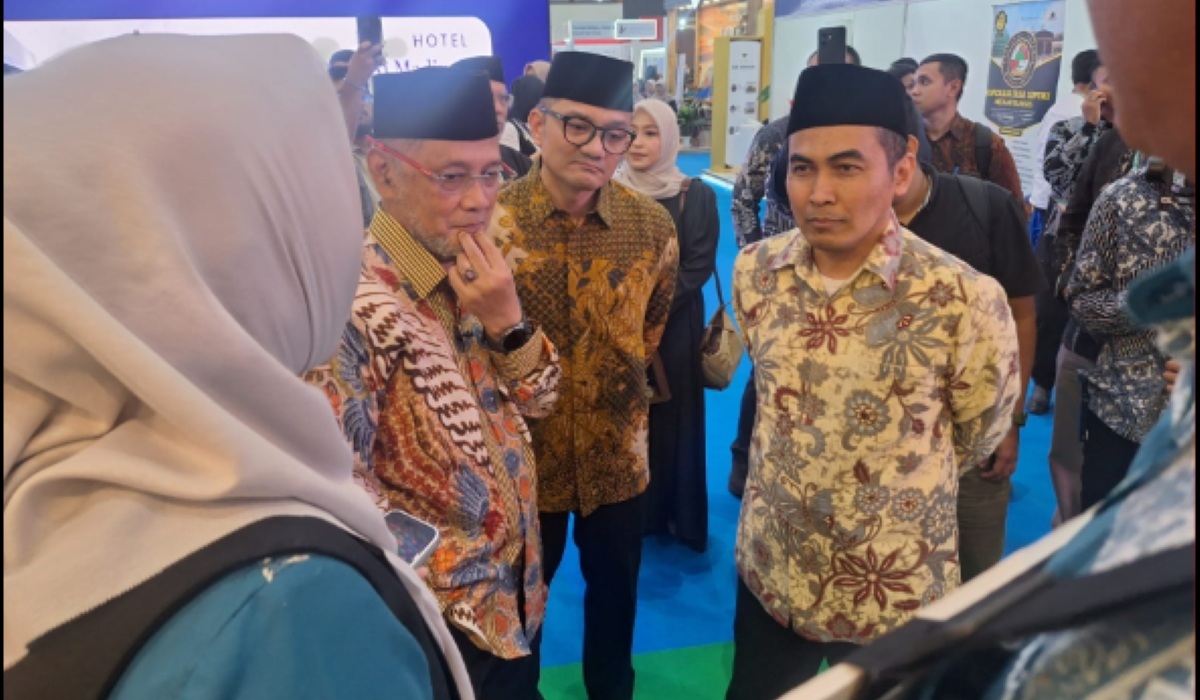 Minister Calls for Synergy in Halal Tourism and Vigilance Against Rogue Travel Agents