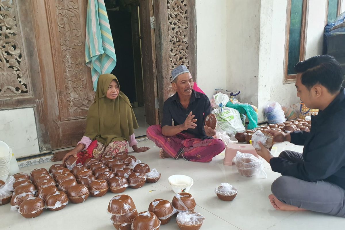 Two decades of struggle: Rosidah grows brown sugar MSME with BRI Sumenep's KUR