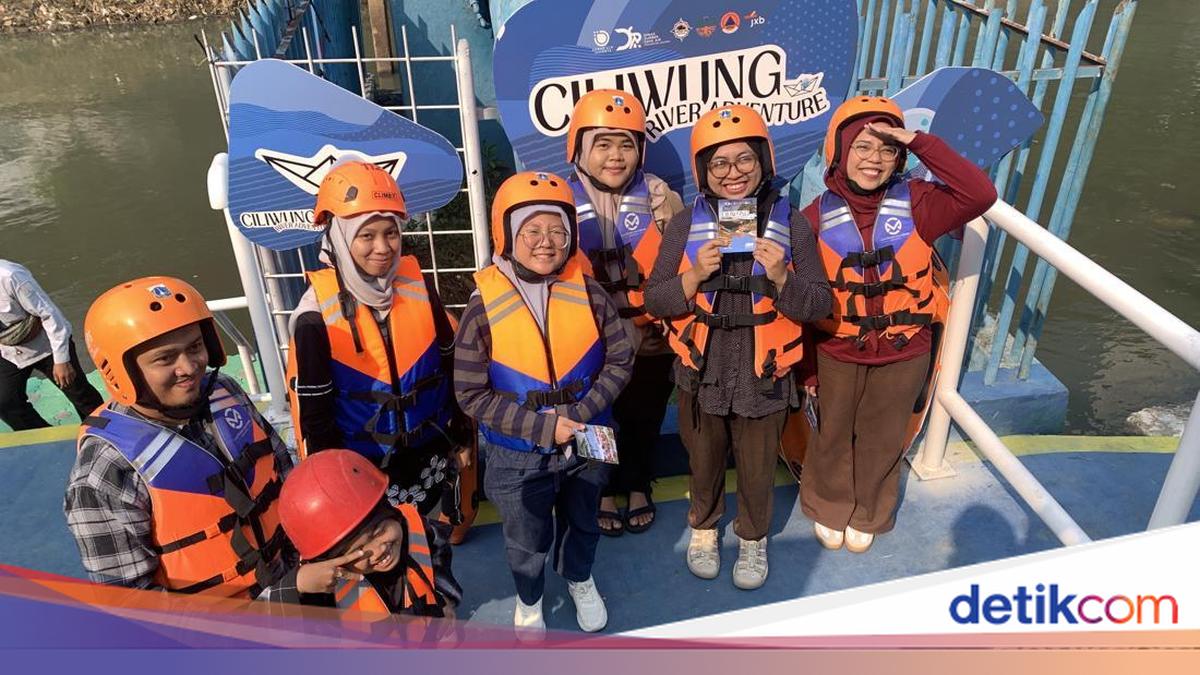 Jakarta Residents Enjoy Free Ciliwung River Adventure, Gain Environmental Insight
