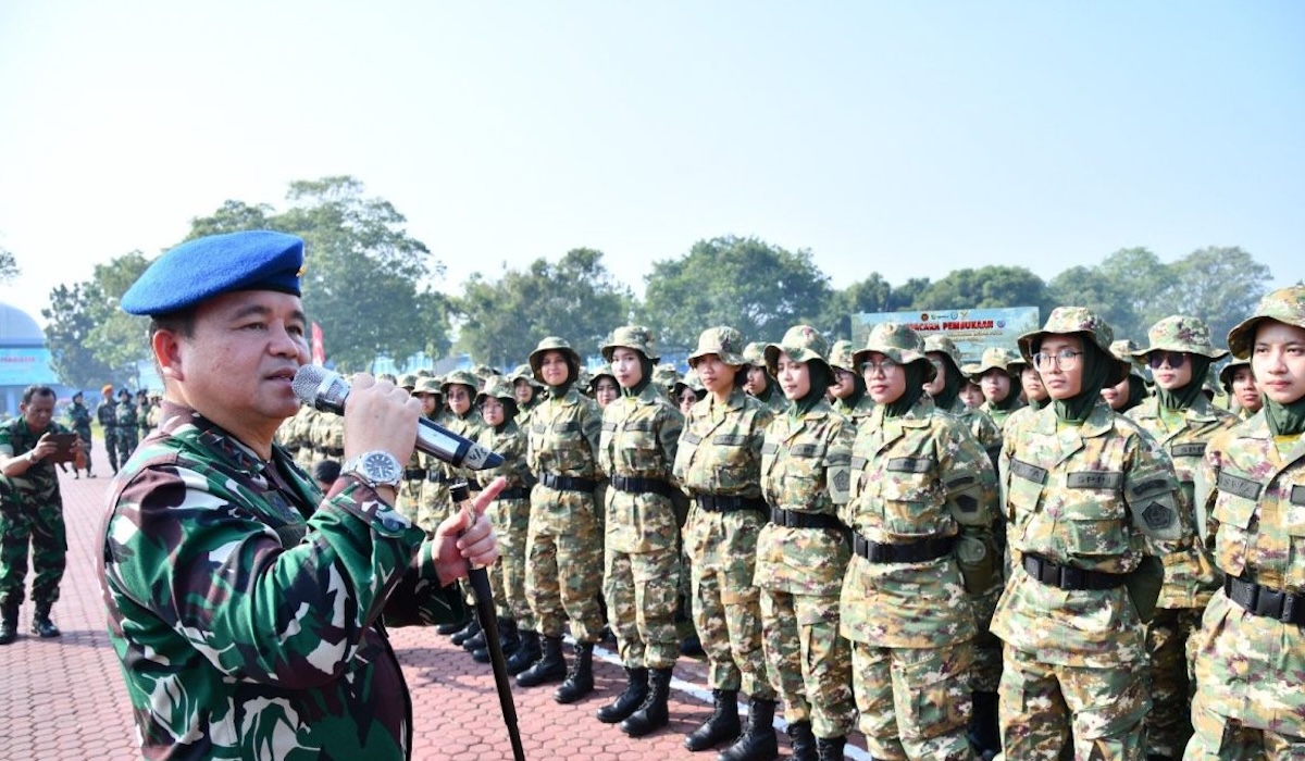 Defence Ministry Explains Why 'Red and White' Cooperative Managers Must Undergo Military Basic Training
